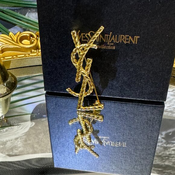 YSL  brooch❤️❤️❤️ - Picture 1 of 10